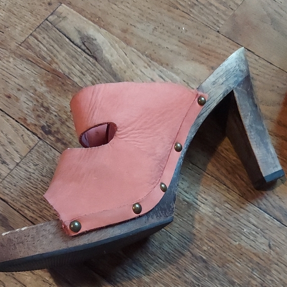 4 For $12 Gianni Bini Orange Mules with Decorative Buckles - Picture 6 of 12